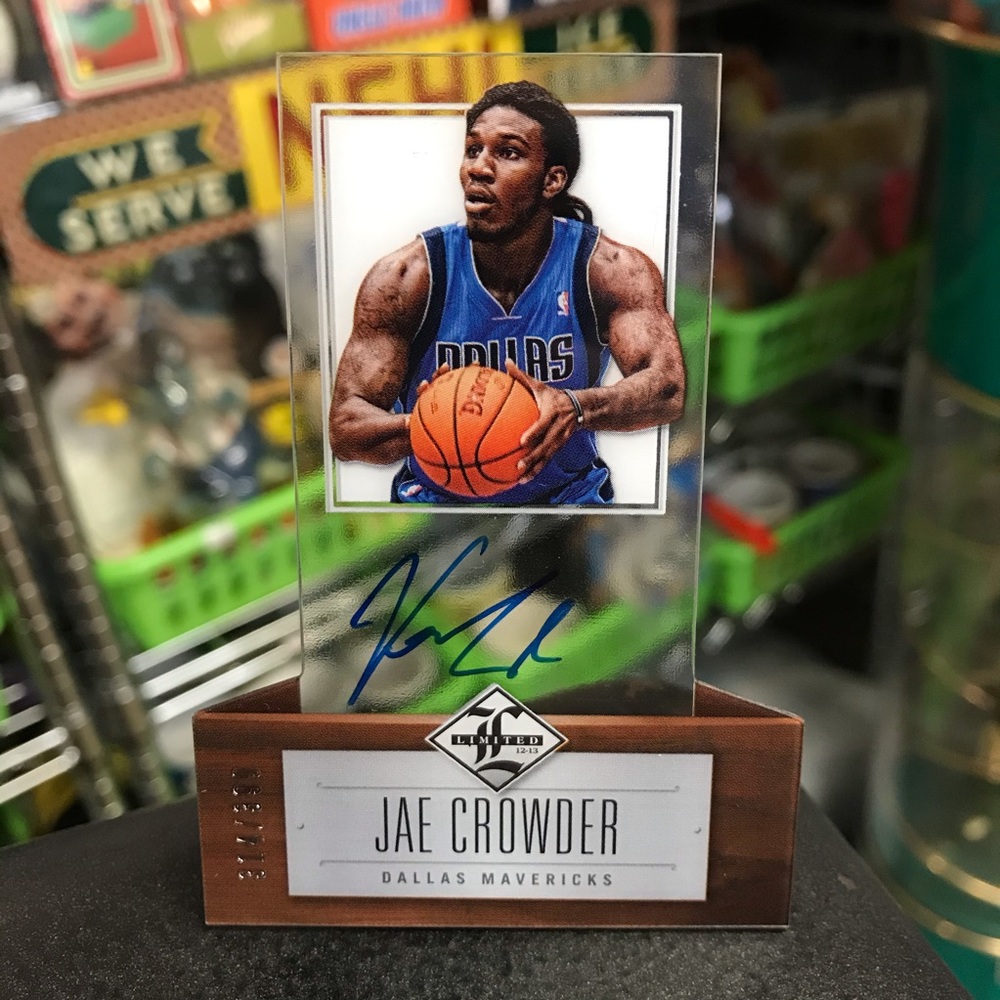 ‘12 Jae Crowder Panini Lmtd Die-Cut Auto Card